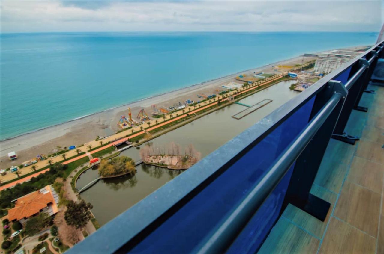 Sea Side Aparthotel In Orbi Complex Batoumi Extérieur photo