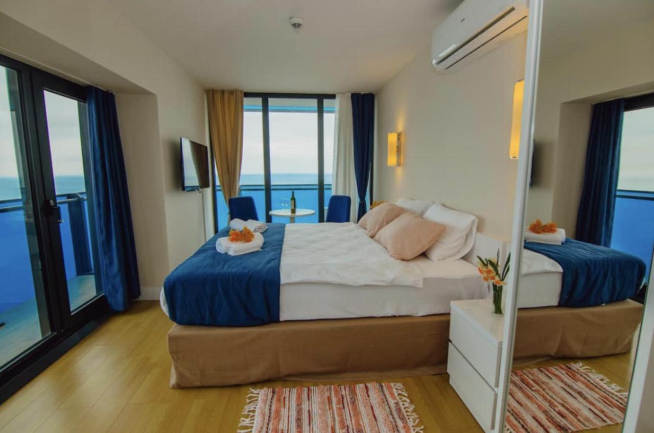 Sea Side Aparthotel In Orbi Complex Batoumi Extérieur photo