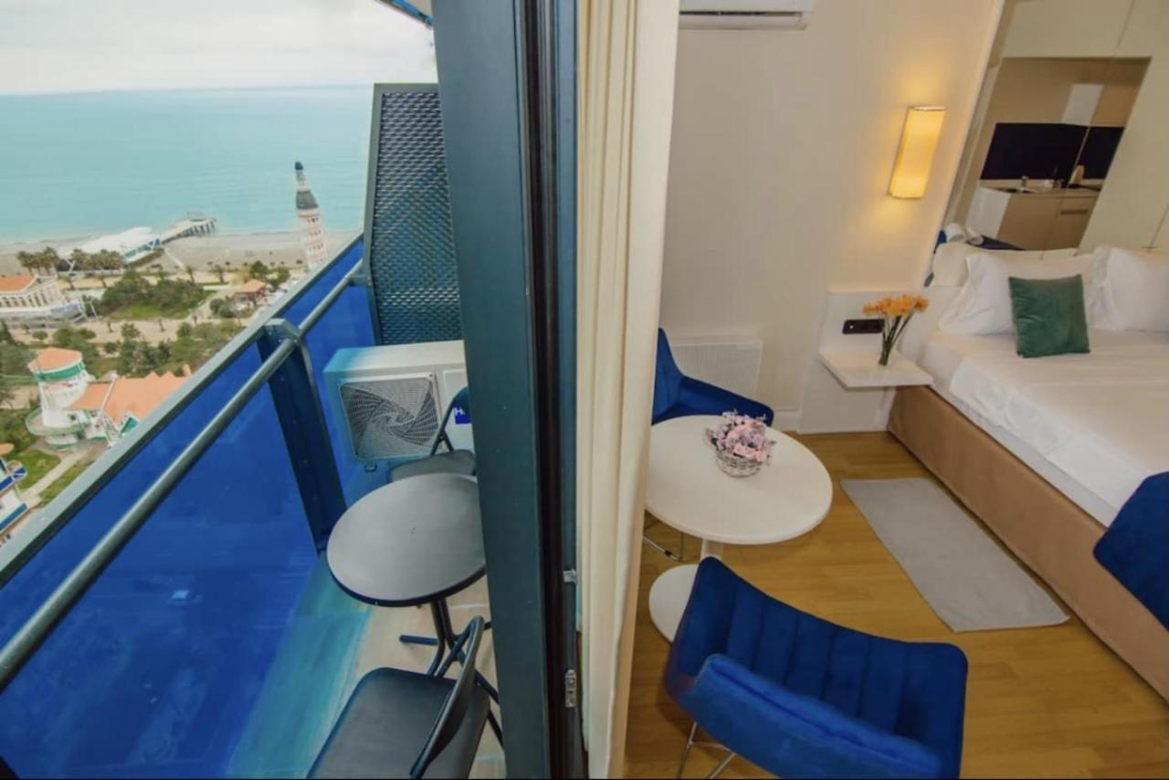 Sea Side Aparthotel In Orbi Complex Batoumi Extérieur photo